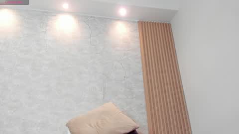 Snapshot of freyaa25 chatting on 02/04/25, 12:40 FREYA online show from 02/04/25, 12:40