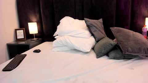 Snapshot of freyaa25 chatting on 10/11/25, 09:19 FREYA online show from 10/11/25, 09:19