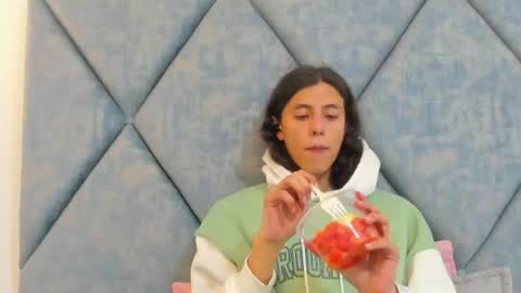 Snapshot of freyamoller_ chatting on 07/14/26, 06:46 FreyaMoller online show from 07/14/26, 06:46