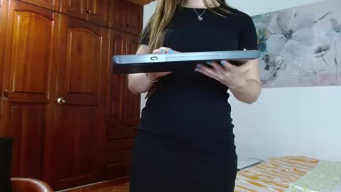 Snapshot of freyanatural chatting on 01/11/25, 12:22 freyanatural online show from 01/11/25, 12:22