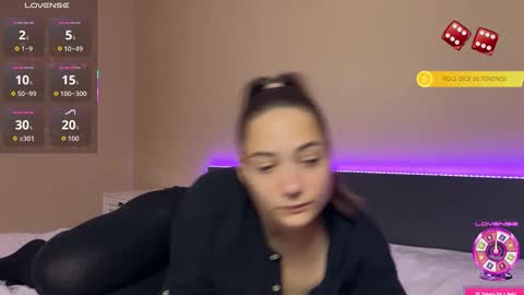 Snapshot of freyaoliver chatting on 10/14/25, 11:22 FreyaOliver online show from 10/14/25, 11:22