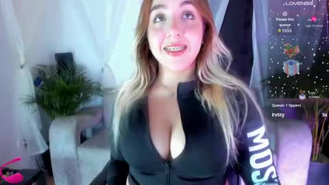 Snapshot of freydis18 chatting on 09/22/25, 04:14 aura online show from 09/22/25, 04:14