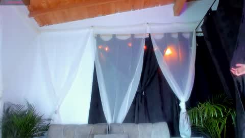 Snapshot of freydis18 chatting on 10/23/25, 02:55 aura online show from 10/23/25, 02:55