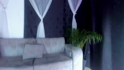 Snapshot of freydis18 chatting on 11/16/25, 03:34 aura online show from 11/16/25, 03:34