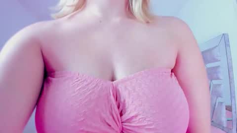 Snapshot of freydis18 chatting on 02/22/26, 01:51 aura online show from 02/22/26, 01:51