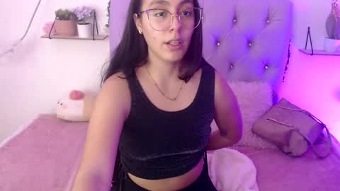 Snapshot of freyja_01 chatting on 03/06/25, 01:58 Freyja online show from 03/06/25, 01:58