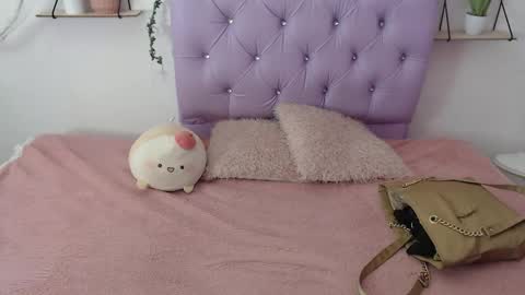 Snapshot of freyja_01 chatting on 09/14/25, 03:16 Freyja online show from 09/14/25, 03:16