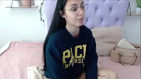 Snapshot of freyja_01 chatting on 10/01/25, 09:43 Freyja online show from 10/01/25, 09:43