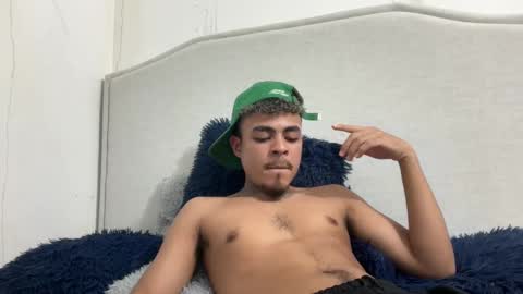 freyva_ online show from 09/19/25, 03:19