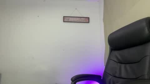 freyva_ online show from 03/09/26, 08:51