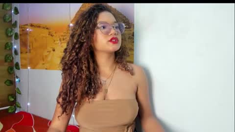 Snapshot of frezzita_ chatting on 10/30/25, 07:14 Frezzita online show from 10/30/25, 07:14