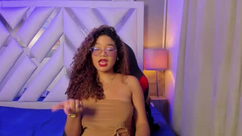 Snapshot of frezzita_ chatting on 11/26/25, 07:48 Frezzita online show from 11/26/25, 07:48