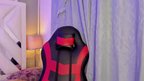 Snapshot of frezzita_ chatting on 12/14/25, 07:51 Frezzita online show from 12/14/25, 07:51