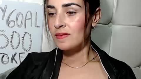 Snapshot of frida__x chatting on 06/06/26, 03:33 Frida online show from 06/06/26, 03:33