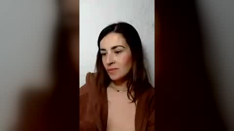 Snapshot of frida__x chatting on 06/13/26, 01:31 Frida online show from 06/13/26, 01:31