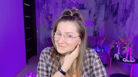 Snapshot of fridatander chatting on 01/02/25, 03:29 Frida Tander online show from 01/02/25, 03:29