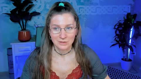 Snapshot of fridatander chatting on 01/24/25, 09:06 Frida Tander online show from 01/24/25, 09:06