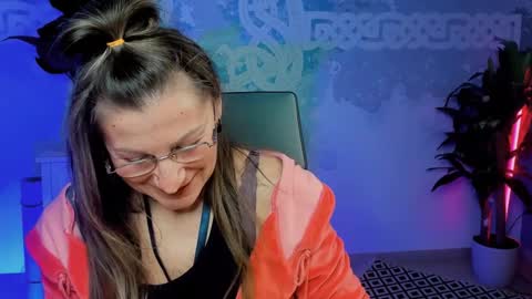 Snapshot of fridatander chatting on 01/26/25, 12:11 Frida Tander online show from 01/26/25, 12:11