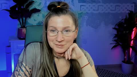 Snapshot of fridatander chatting on 01/26/25, 03:14 Frida Tander online show from 01/26/25, 03:14