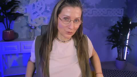 Snapshot of fridatander chatting on 02/07/25, 08:42 Frida Tander online show from 02/07/25, 08:42