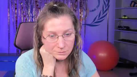 Snapshot of fridatander chatting on 02/24/25, 03:20 Frida Tander online show from 02/24/25, 03:20