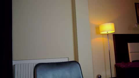 Snapshot of friend123211 chatting on 03/11/25, 03:16 Viktor online show from 03/11/25, 03:16