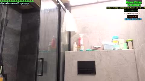 Snapshot of frogessjay chatting on 02/17/26, 07:09 Jaywise Frogfoot online show from 02/17/26, 07:09