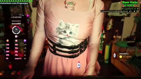 Snapshot of frogessjay chatting on 03/06/26, 05:53 Jaywise Frogfoot online show from 03/06/26, 05:53