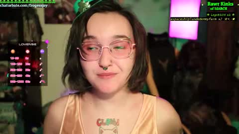 Snapshot of frogessjay chatting on 03/17/26, 07:39 Jaywise Frogfoot online show from 03/17/26, 07:39