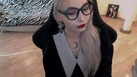 Lilith online show from 09/09/25, 11:54