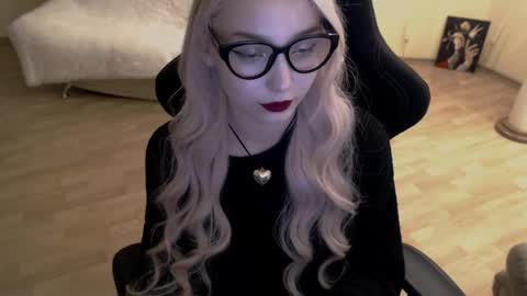 Lilith online show from 10/02/25, 04:03