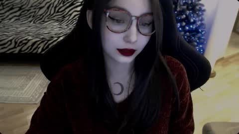 Snapshot of fromsun_forsoul chatting on 01/13/26, 11:37 Lilith online show from 01/13/26, 11:37