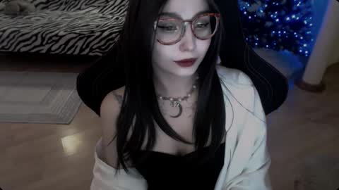 Snapshot of fromsun_forsoul chatting on 01/15/26, 11:59 Lilith online show from 01/15/26, 11:59