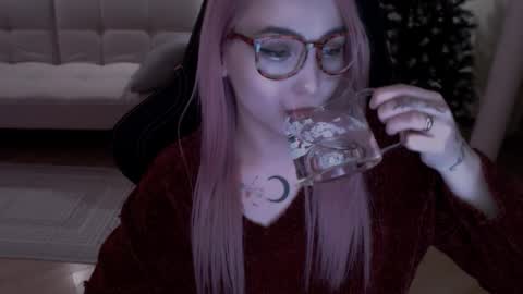 Snapshot of fromsun_forsoul chatting on 02/04/26, 09:20 Lilith online show from 02/04/26, 09:20