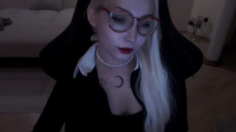 Snapshot of fromsun_forsoul chatting on 03/18/26, 09:18 Lilith online show from 03/18/26, 09:18