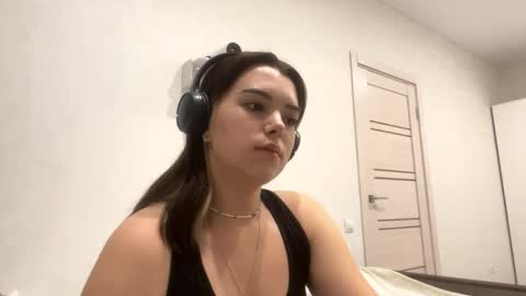 Emily online show from 09/29/25, 03:39