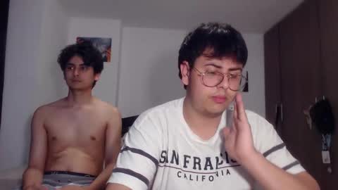 Snapshot of fuck_blow chatting on 11/30/25, 10:47 uwu online show from 11/30/25, 10:47