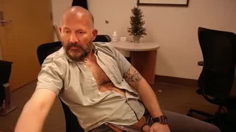 Snapshot of fuckadilf chatting on 12/18/24, 05:00 fuckadilf online show from 12/18/24, 05:00