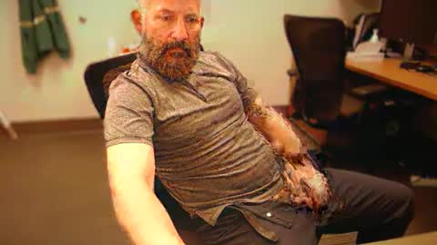 Snapshot of fuckadilf chatting on 12/20/24, 03:31 fuckadilf online show from 12/20/24, 03:31