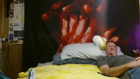 Snapshot of fuckanaries69 chatting on 09/30/25, 04:17 Aries69 online show from 09/30/25, 04:17