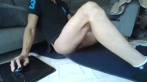 Snapshot of fuckbeatb chatting on 09/18/25, 09:11 fuckbeatb online show from 09/18/25, 09:11