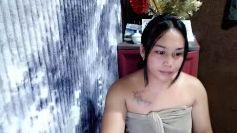 ITS ME CRYSTAL online show from 05/12/26, 03:58