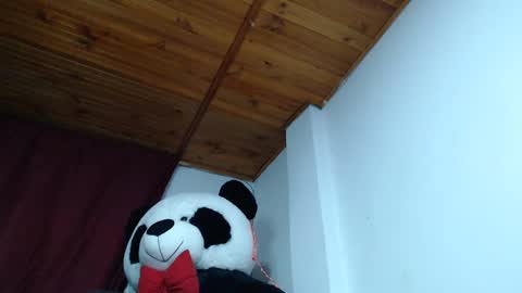 Mia and Gary  online show from 02/05/25, 06:13