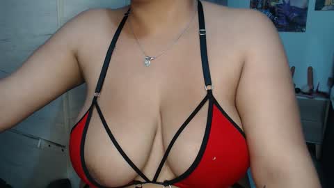 Mia and Gary  online show from 11/21/25, 03:05