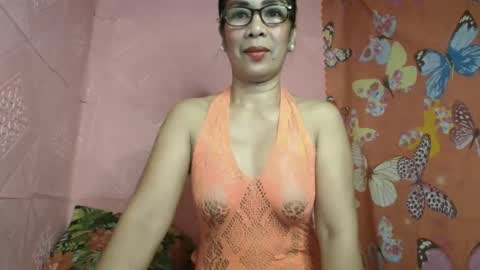 Snapshot of fuckinghairy49 chatting on 10/19/25, 04:07 mariposa online show from 10/19/25, 04:07