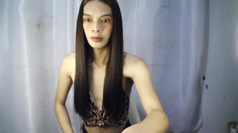 Snapshot of fuckinghotgazy chatting on 12/22/24, 02:38 gazy online show from 12/22/24, 02:38