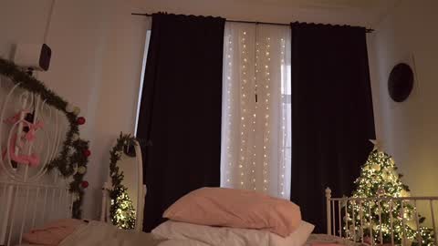 Snapshot of fuckingtoy_ chatting on 01/11/25, 12:18 Eva         all my links   online show from 01/11/25, 12:18