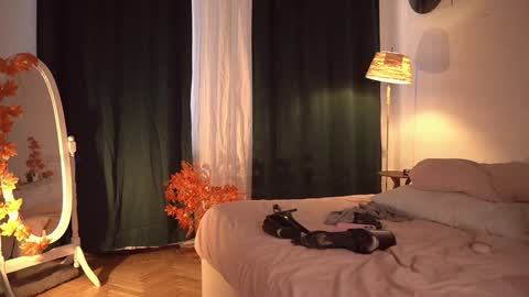 Snapshot of fuckingtoy_ chatting on 10/17/25, 02:08 Eva         all my links   online show from 10/17/25, 02:08