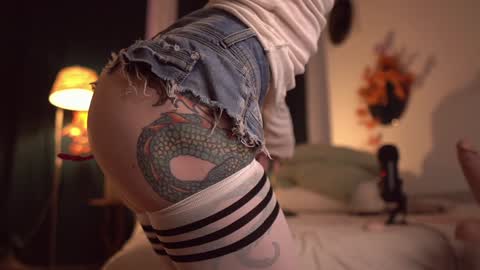 Eva         all my links   online show from 11/19/25, 01:22