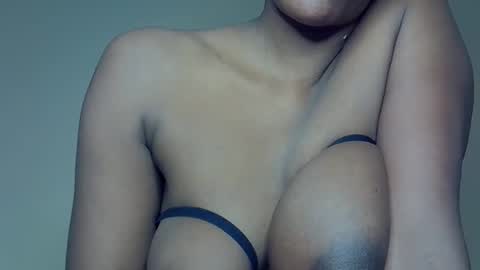 Snapshot of fuckme280725 chatting on 11/12/25, 10:37 MILK BAE online show from 11/12/25, 10:37